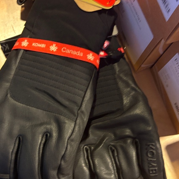 Kombi Men's Black Leather Gloves - Picture 6 of 6
